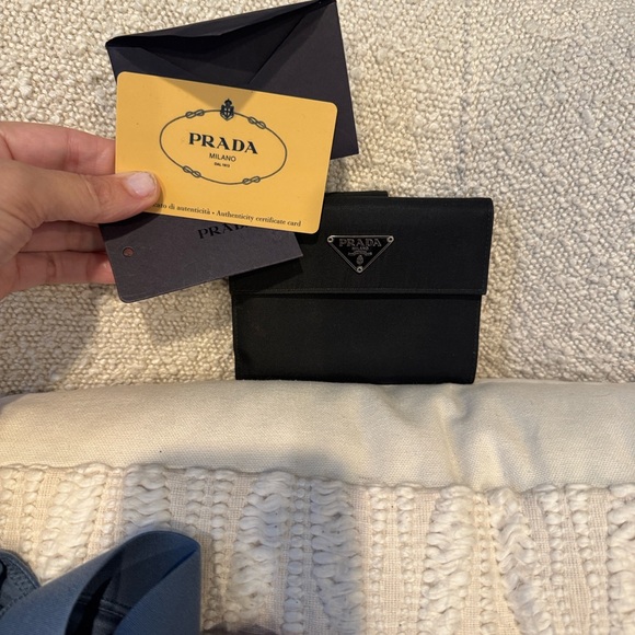 Prada Black nylon wallet great condition. Vintage 100% Authentic - Picture 3 of 11